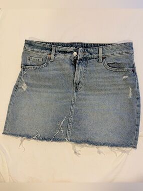 Old Navy Distressed Mid Rise Denim Mini Skirt Light Wash Size 12